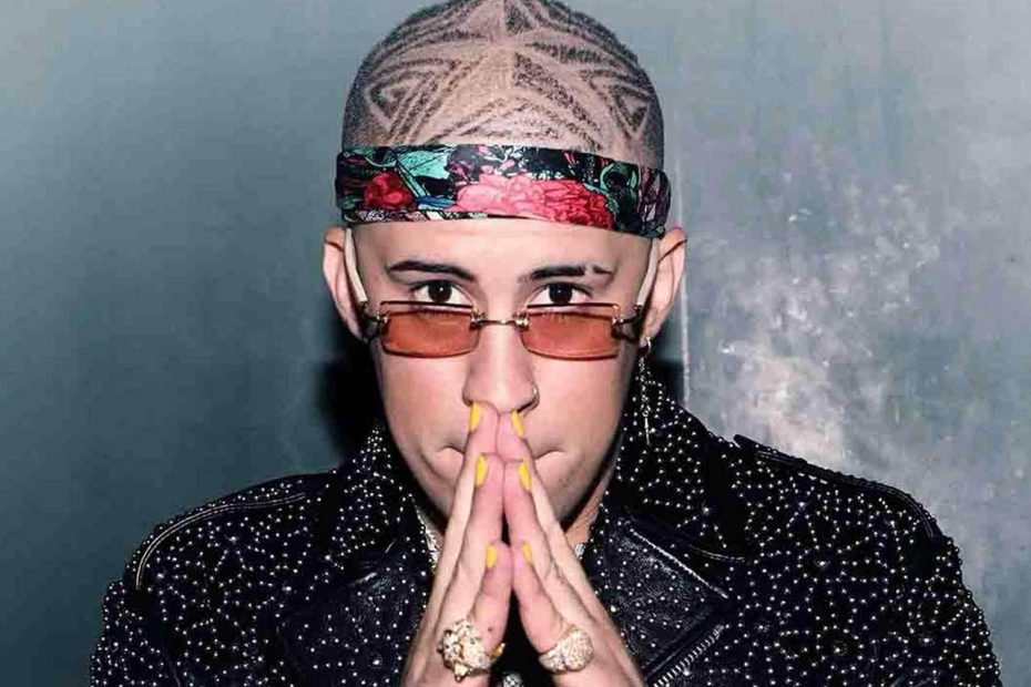Bad Bunny borra una foto semidesnudo tras ser criticado