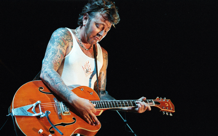 Brian Setzer cancela sus conciertos por una grave enfermedad