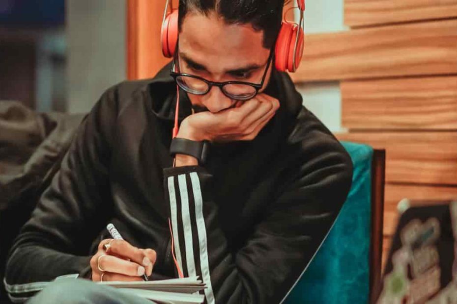 Escuchar musica para trabajar en la oficina online gratis