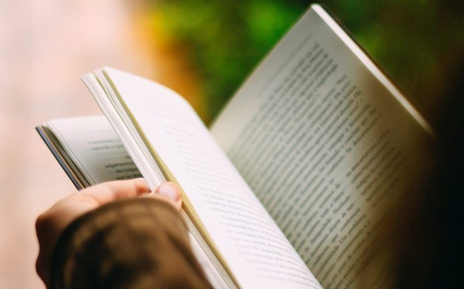 La mejor música para leer libros relajada del momento 2023