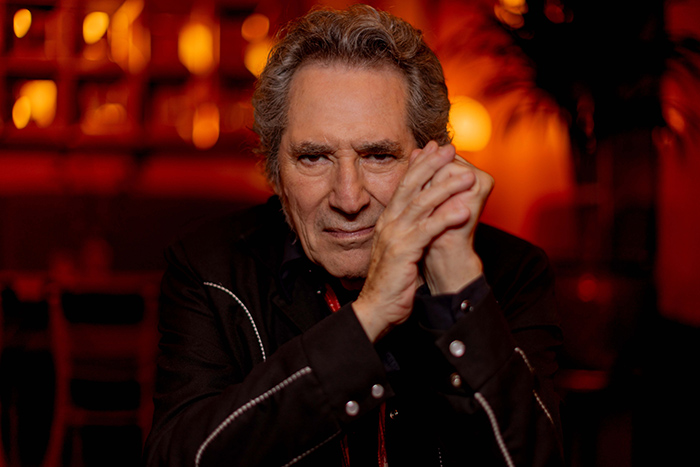 Miguel Ríos disecciona su nuevo disco