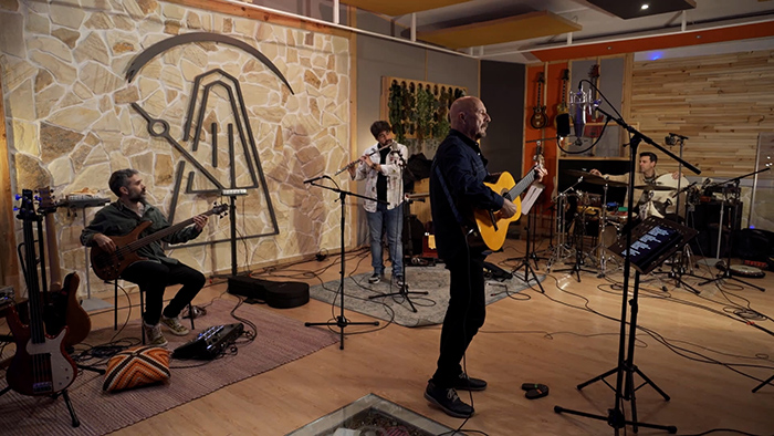 Estrenamos el vídeo de la canción original de Javier Ruibal para la película La tierra de Amira