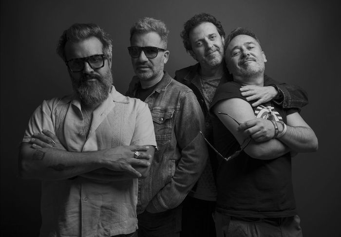 Love of Lesbian anuncian su retirada de los escenarios