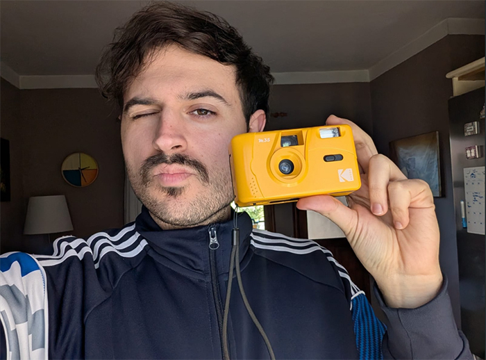 «El bajista de Phoenix me robó una Kit-kat»