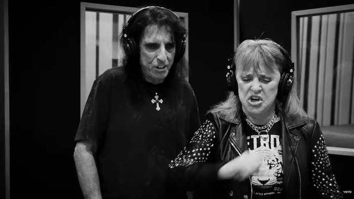 Suzi Quatro y Alice Cooper versionan “Kick out the jams”, de MC5