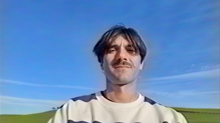 “Click” es la nueva canción de Eira